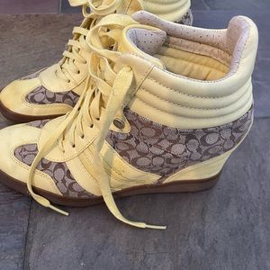 Coach: Alara LOGO Lace Up Wedge Heeled Sneakers Ankle Booties Brown Size 9